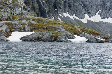 Djupvatnet und Berglandschaft, Norwegen