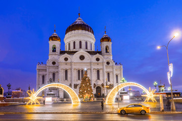 Fototapeta na wymiar Christmas in Moscow. Cathedral of Christ the Savior