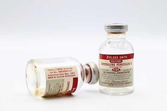 Vintage 1951 Vial of PENICILLIN G Produced by CSC Pharmaceuticals division of Commercial Solvents Corporation, New York, USA