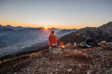 Sonnenaufgang in den Bergen