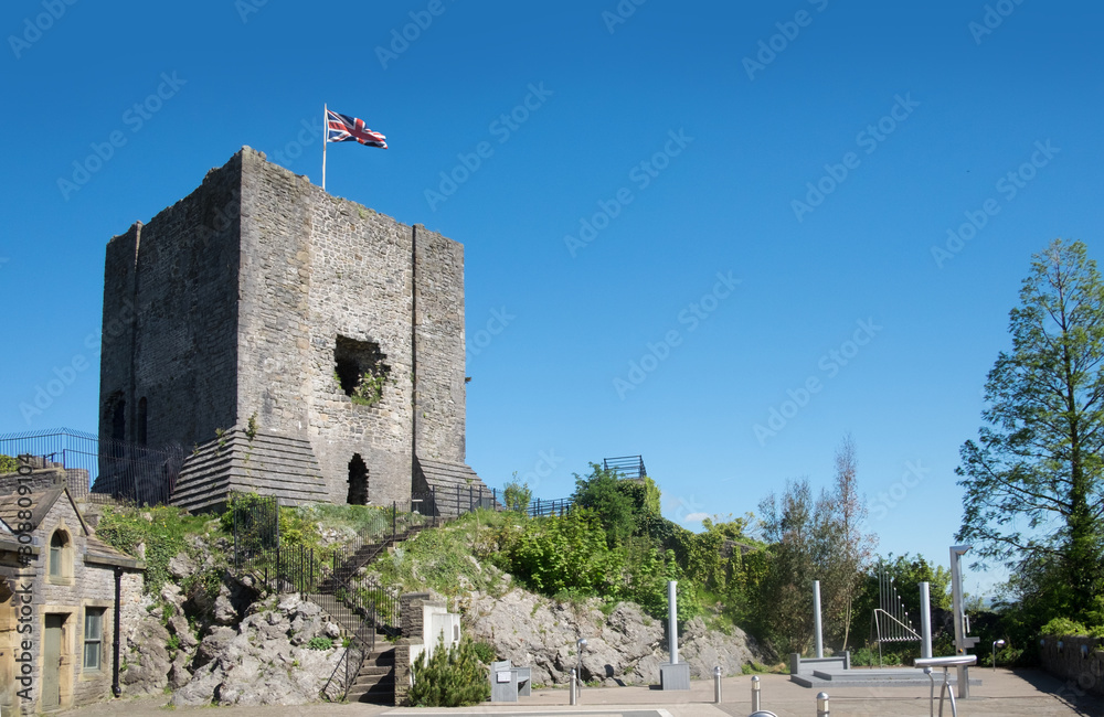 Wall mural clitheroe castle, a ruined norman keep above the town