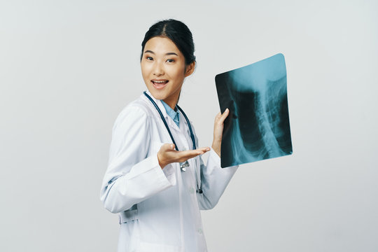 female doctor with xray