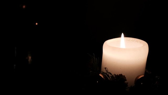 flackernde Adventskerze