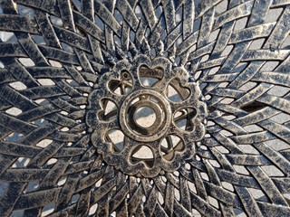 Pattern of the living room table in the garden