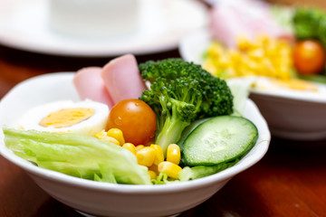 フレッシュ野菜サラダ