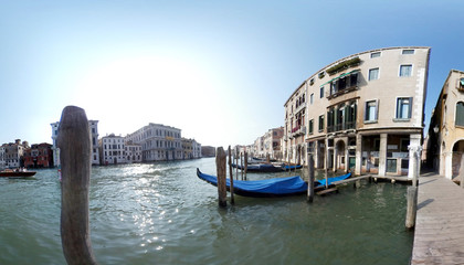 Fototapeta na wymiar beautiful gondolas use as tourist transportation at Venice 