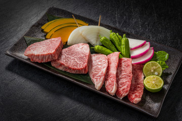 高級ブランド和牛で焼肉　Japanese style luxury grilled beef