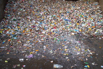 solid domestic waste treatment, separation of fine and organic fractions