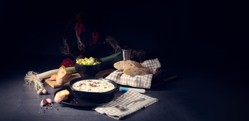 Delicious cheese and leek soup with minced meat