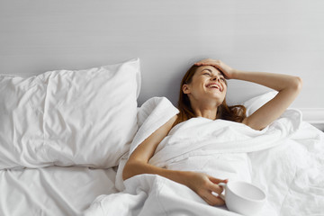 Obraz na płótnie Canvas woman in bed