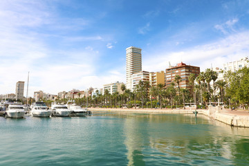 Fototapeta na wymiar Beautiful view of Alicante city on Mediterranean sea, Spain