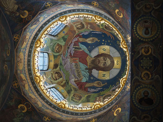 Fototapeta na wymiar Church of the Savior on Spilled Blood During maintenance it is a beautiful temple in Russia, a public place.