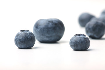 Fototapeta na wymiar Blueberry isolated on white background