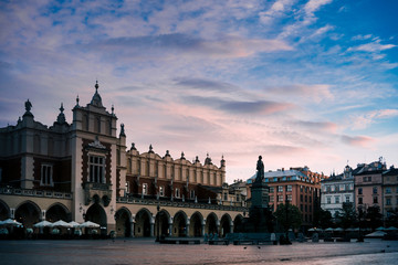 Fototapeta premium Warsaw, Poland - JULY 28, 2017: Old Market Square in Poland, Warsaw
