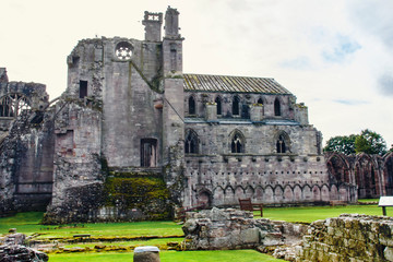 Fototapeta premium Melrose Abbey Seitenansicht, Schottland Reise, United Kingdom