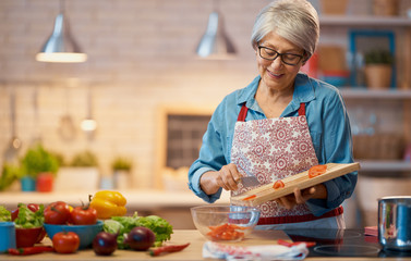woman is preparing the vegetables