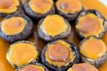 Mushrooms with cheddar cheese 