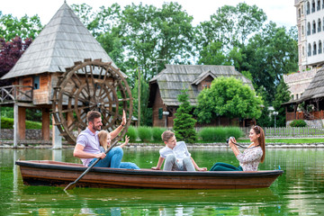 Obraz premium Pictures of happy family moments