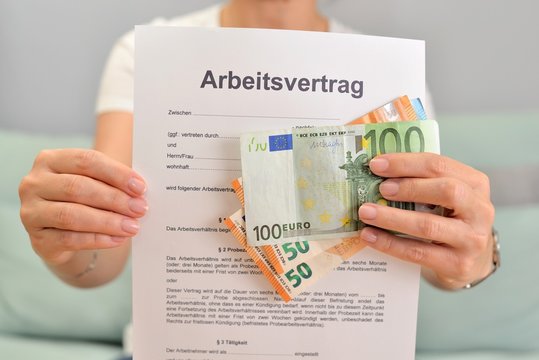 Arbeitsvertrag.