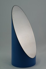 Kitsch mirror make up style 