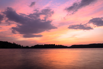 Naklejka premium sunset over lake