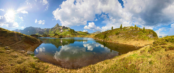 Der Krummschnabelsee in Obertauern zu jeder Jahreszeit 