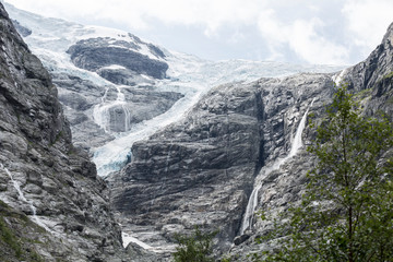 Fototapeta na wymiar Kjenndalsbreen Gletscher im Jostelalsbreen Nationalpark, Norwegen
