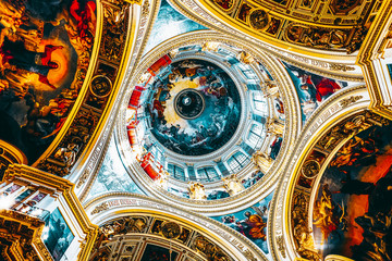 Fototapeta na wymiar Saint Isaac's Cathedral in St Petersburg, Russia