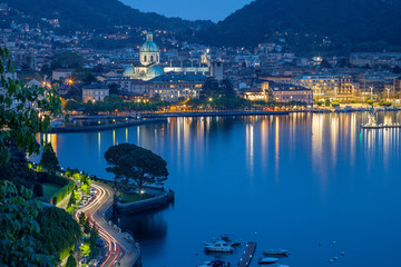 Como - The city with the Cathedral and lake Como. - obrazy, fototapety, plakaty