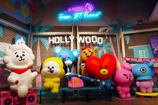 Hollywood (California): view inside of LINE FRIENDS and BT21 Pop-up Store in Hollywood on 6922 Hollywood Blvd.