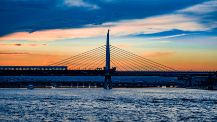 Obraz premium Istanbul metro bridge at sunset