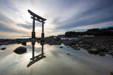 海の鳥居