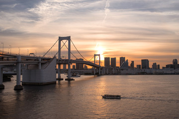 Fototapeta na wymiar Rainbow Bridge and Tokyo skyline at sunset　レインボーブリッジの夕景