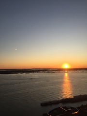 Obraz na płótnie Canvas sunset on the sea