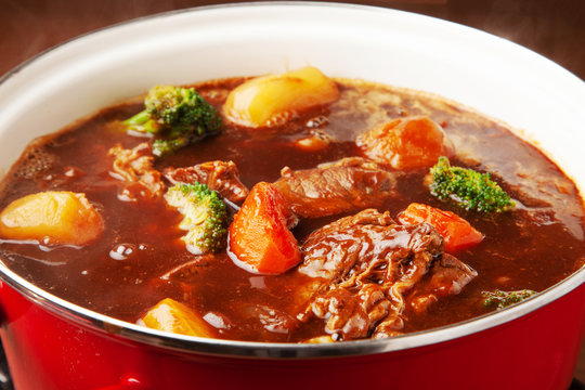 ビーフシチュー の画像 3 5 件の Stock 写真 ベクターおよびビデオ Adobe Stock