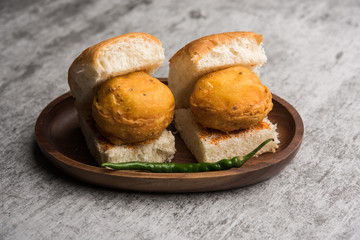 Egg Vada Pav or Anda  Wada Paav / Pao is a non-Vegetarian Fast Food Dish From Maharashtra, India