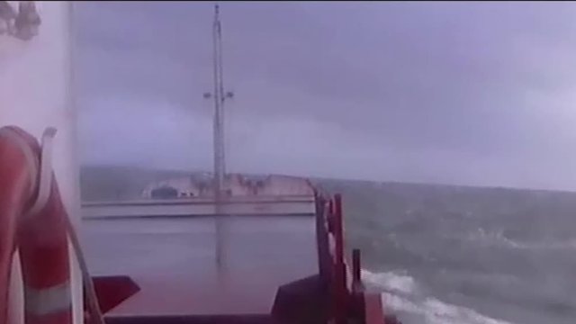 Altes Video von einem Sch&uuml;ttgutfrachter in der st&uuml;rmischen Nordsee