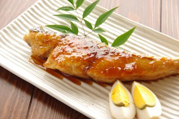鰤の照り焼き　日本食　魚料理