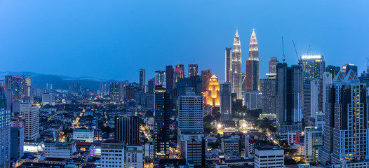 Obraz premium city skyline in kuala lumpur