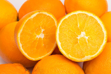 Media naranja partida por la mitad