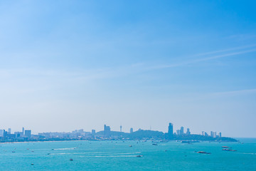 Naklejka premium Beautiful outdoor landscape and seascape with sea ocean bay in Pattaya city