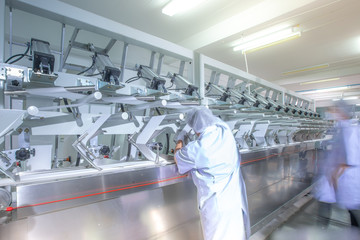 Machines for packing products Within the factory, sterile beauty industry in order to maintain...