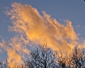 Obraz na płótnie Canvas Brilliant clouds in the sunset