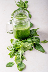 Apple and spinach smoothie