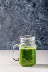 Apple and spinach smoothie
