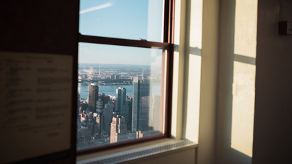 Vue depuis la fenêtre d'un appartement de New York dans Manhattan
