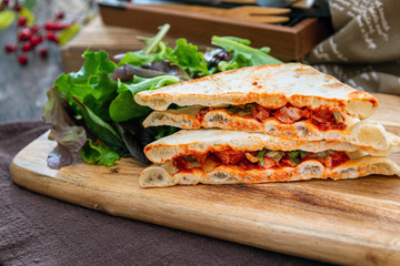 roasted chicken tandoori sauce sandwich