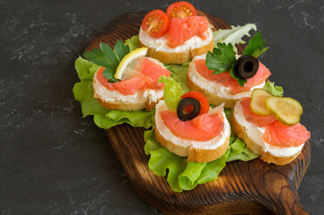 Bread with salmon and mackerel cheese for breakfast