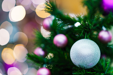 Fototapeta na wymiar クリスマスツリー　イルミネーション　クリスマス　ウインター　冬　日本　風物詩　電飾　イルミ　ツリー　