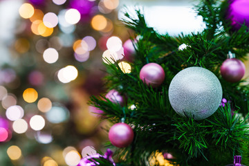 Fototapeta na wymiar クリスマスツリー　イルミネーション　クリスマス　ウインター　冬　日本　風物詩　電飾　イルミ　ツリー　